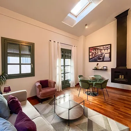 Modern In Old Town W Cathedral Views Apartamento