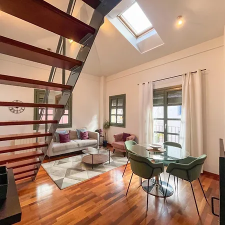 Modern In Old Town W Cathedral Views Apartment