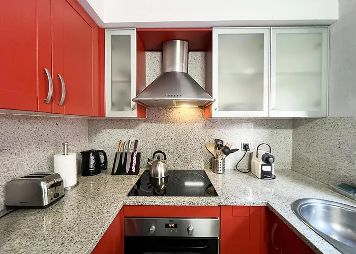 Апартаменты Modern In Old Town W Cathedral Views