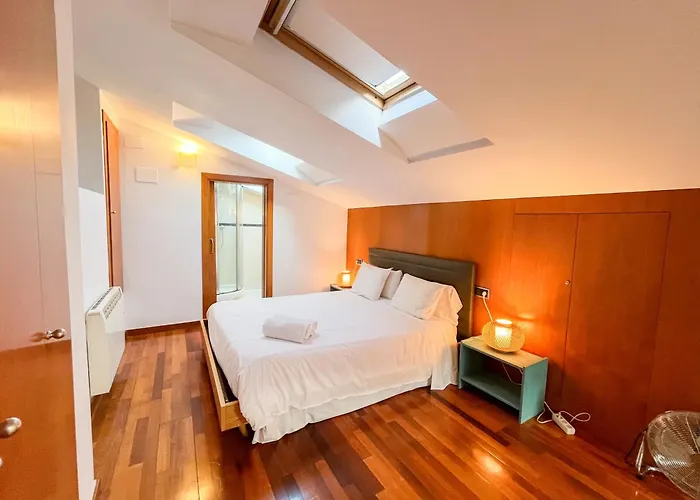 Апартаменты Modern In Old Town W Cathedral Views