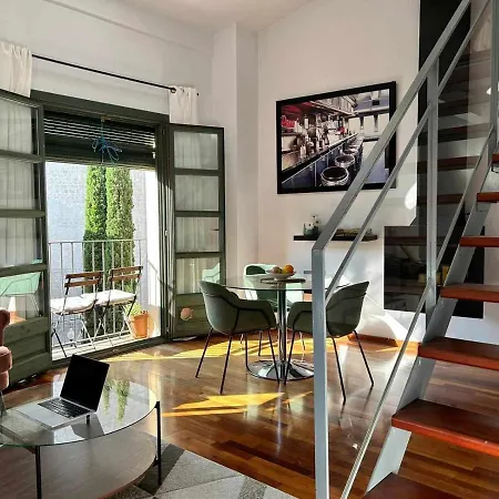 Modern In Old Town W Cathedral Views * Χιρόνα
